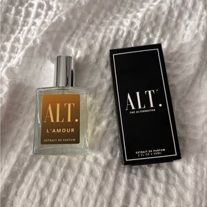 ALT. L'Amour Extrait De Parfum - Gold & Black